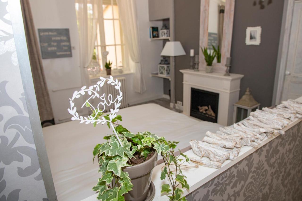 Les Suites De La Domaine Chateau De Fretoy Morlet Eksteriør billede